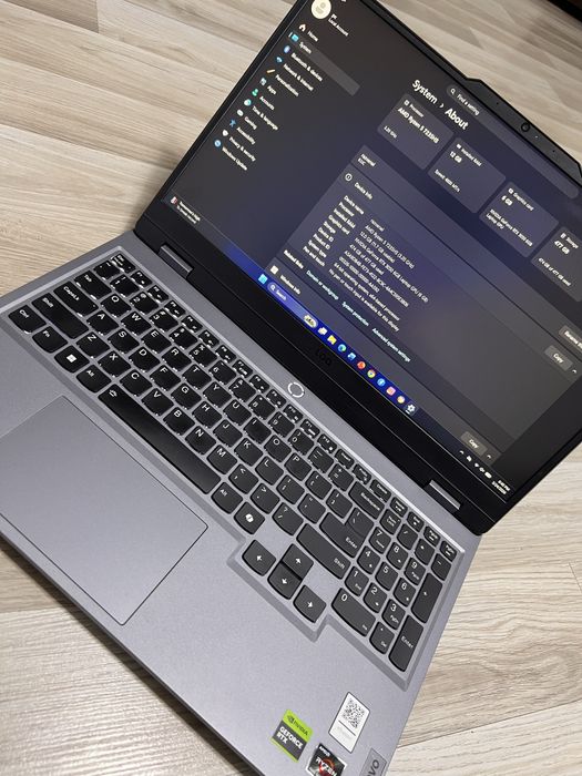 Laptop gaming LENOVO LOQ