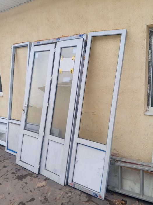 Пластиковые двери