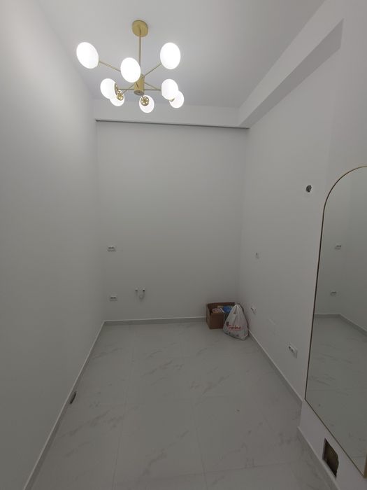 Vand apartament  cu 2 camere la parter