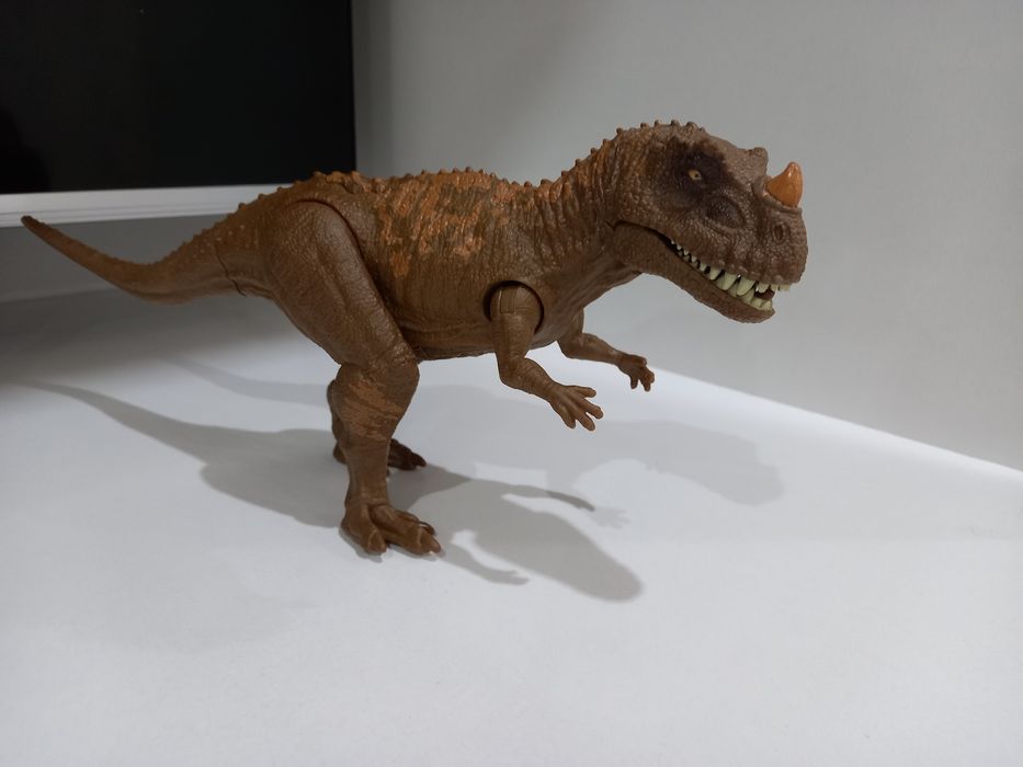 Продам фигурку динозавра