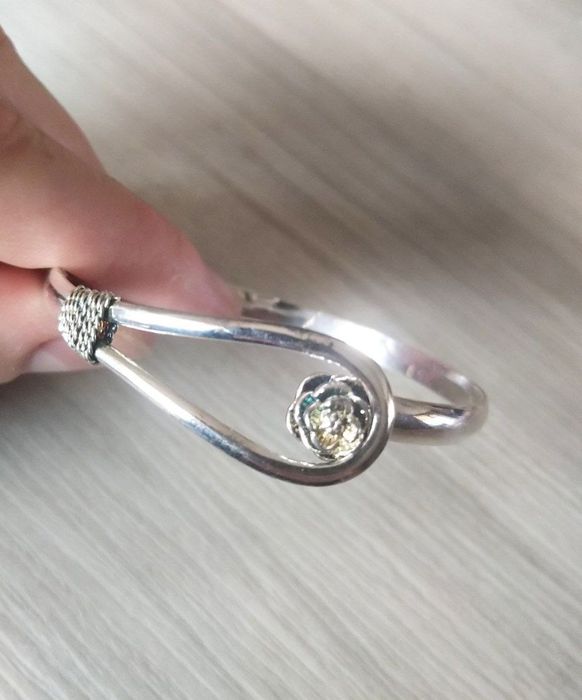 Цветни Обеци, червено колието, сребриста гривна