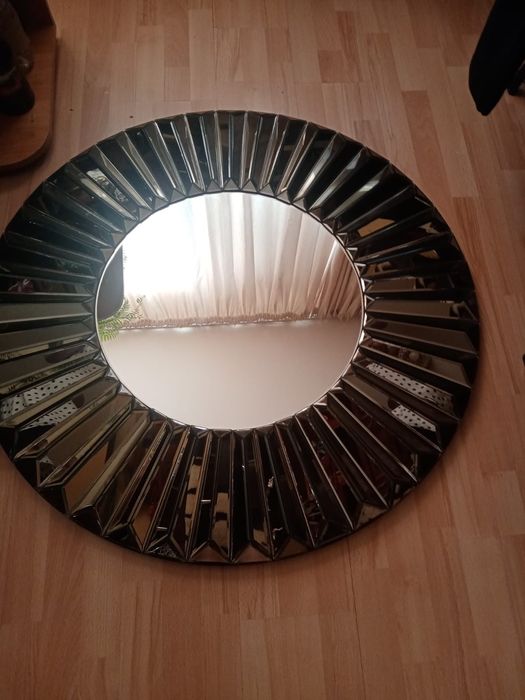 Oglinda perete salon sau curte