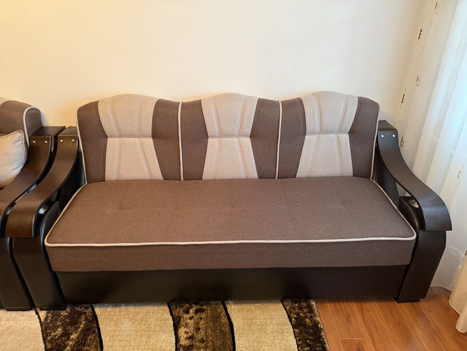 Vând canapea extensibilă + 2 fotolii