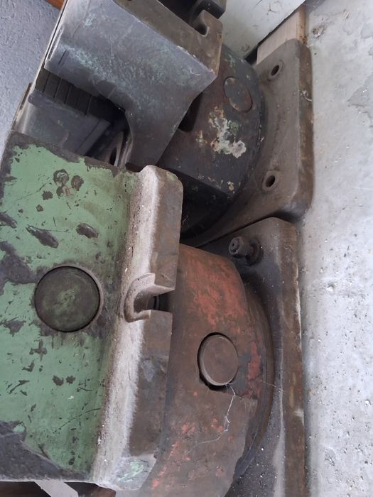 4.бр въртящи се масивни менгемета професионални тежи 60.кг