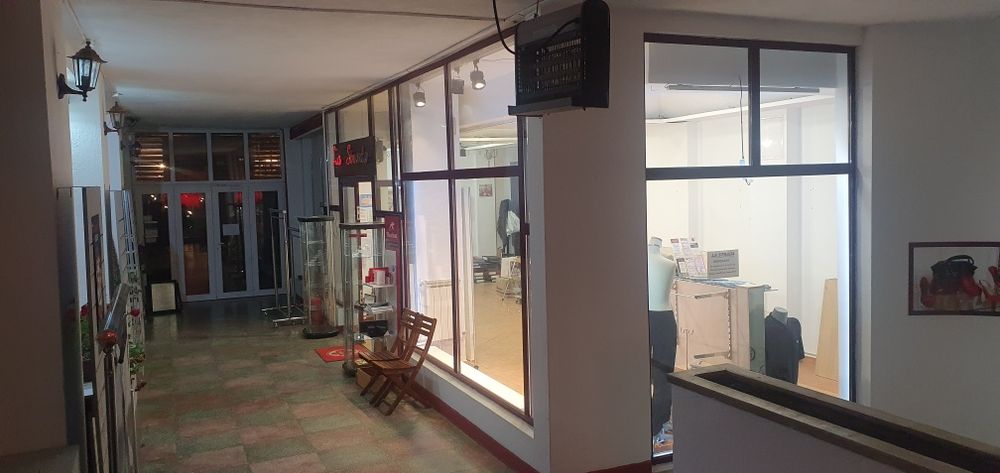 Spatiu comercial ultracentral cu vitrine inchiriere sau vanzare