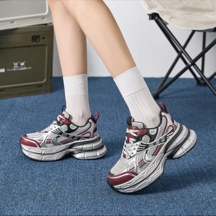 Pantofi sport albi cu rosu