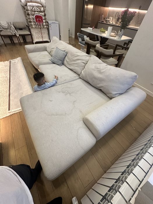 срочно продаю Диван