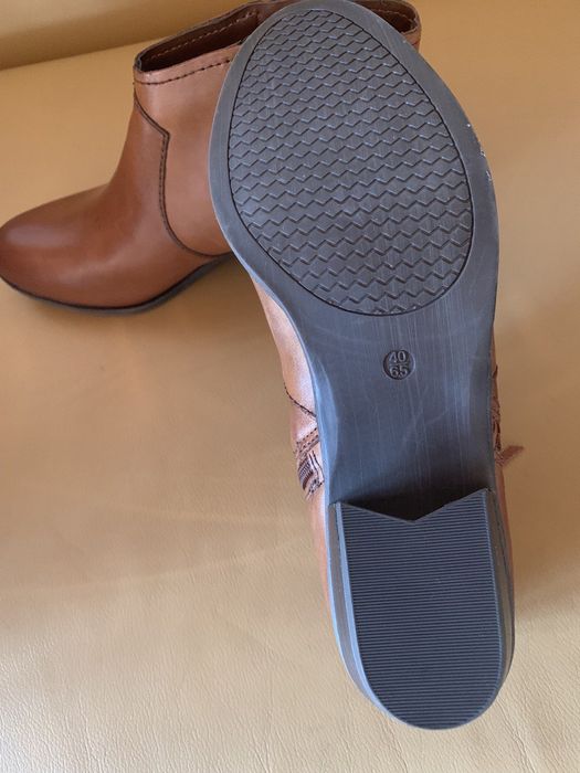 Женские полусапожки 40-размера / ГЕРМАНИЯ  / НАТУРАЛЬНАЯ КОЖА