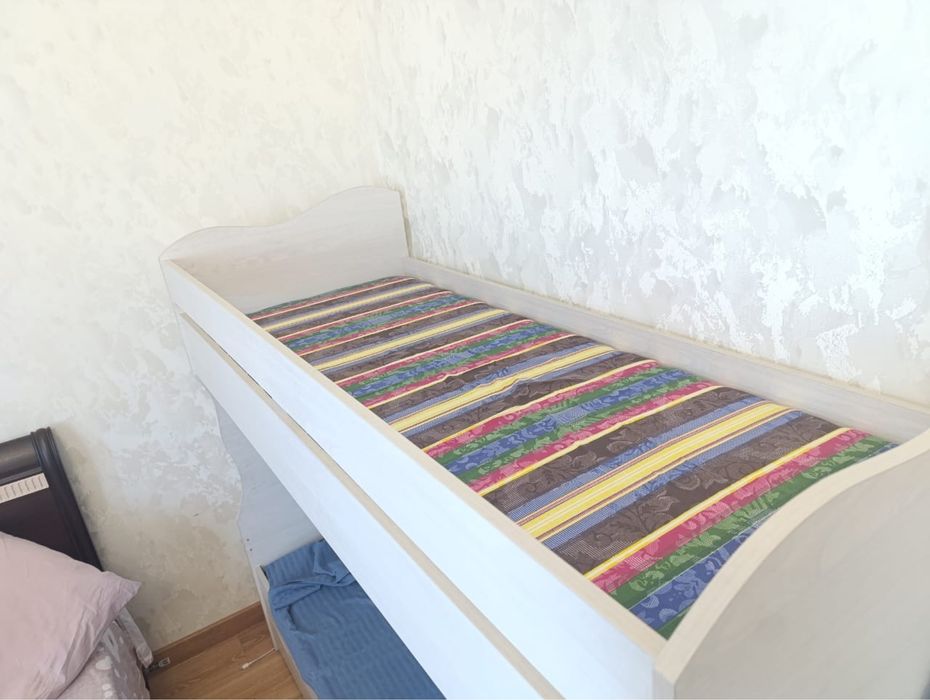 Детская двухъярусная кровать