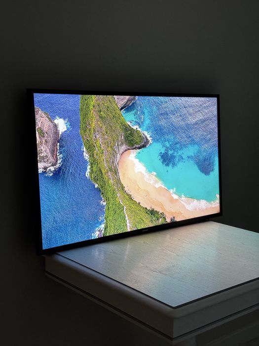 Телевизор Samsung 43 дюйма (Smart TV)