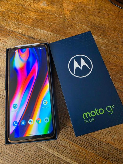 Motorola Moto G9 Plus 128GB, много запазен, с кутия и зарядно