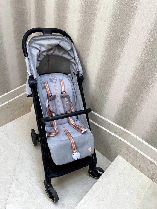 Продавам детска количка Cybex Beezy
