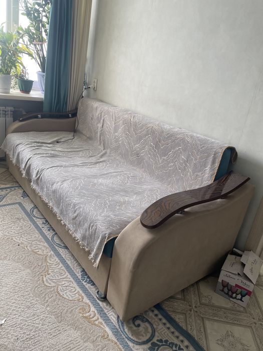 Продам диван в хорошем состояний