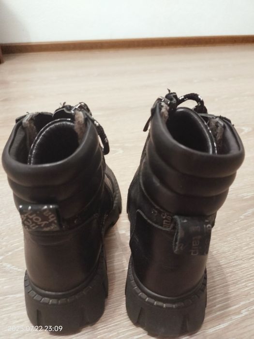 Продам сапоги зимние для девочек