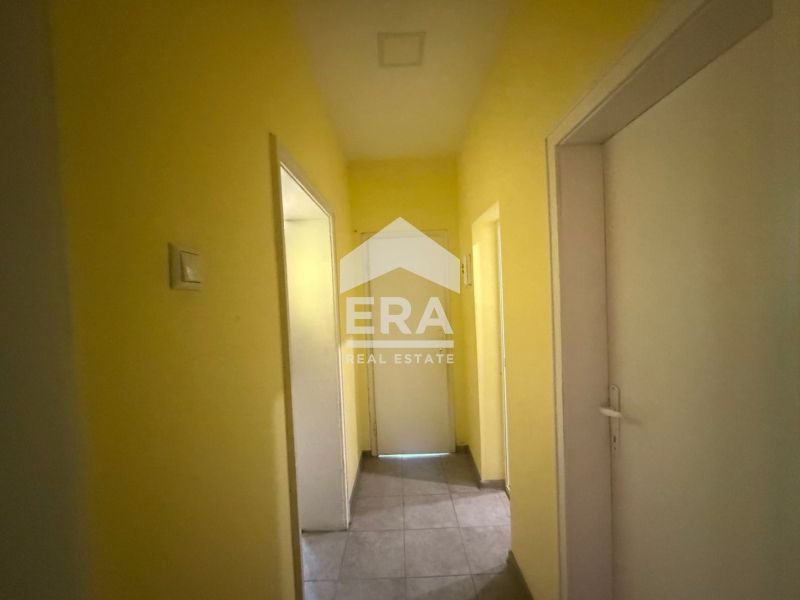 Продава се Тристаен апартамент в Русе, Център - 90 кв.м за 1876 €/кв.м - Снимка #11