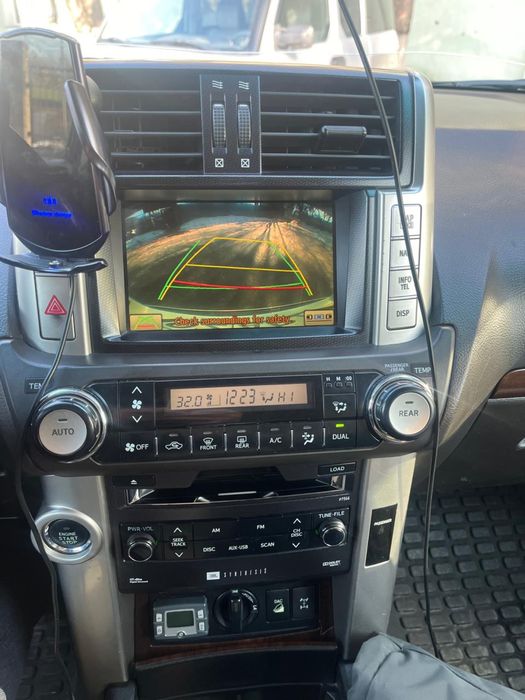 Продается автомобиль Тойота прадо-150.