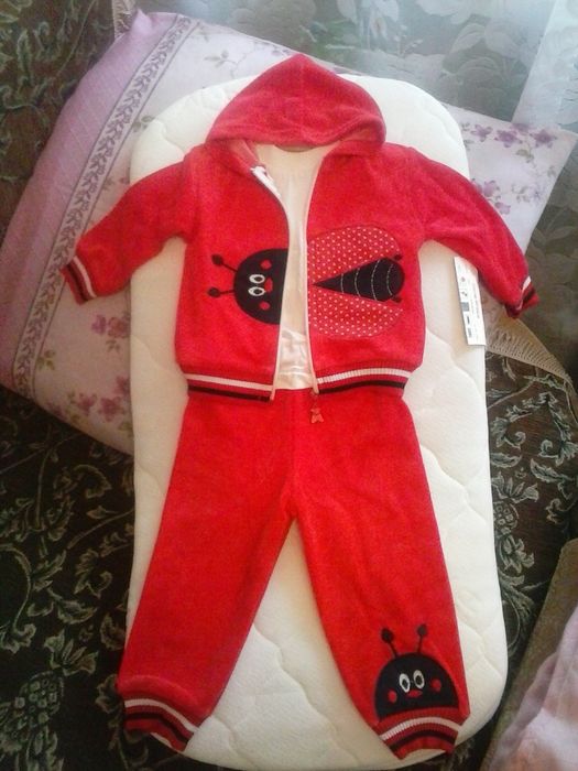 Новые костюмчики на малышей