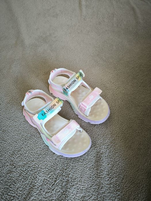 Сандали для девочки