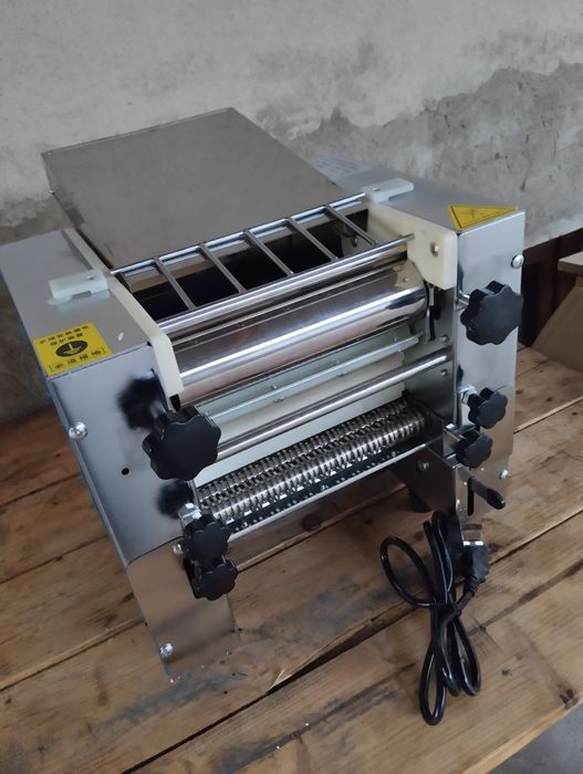 Тестораскаточная машинка