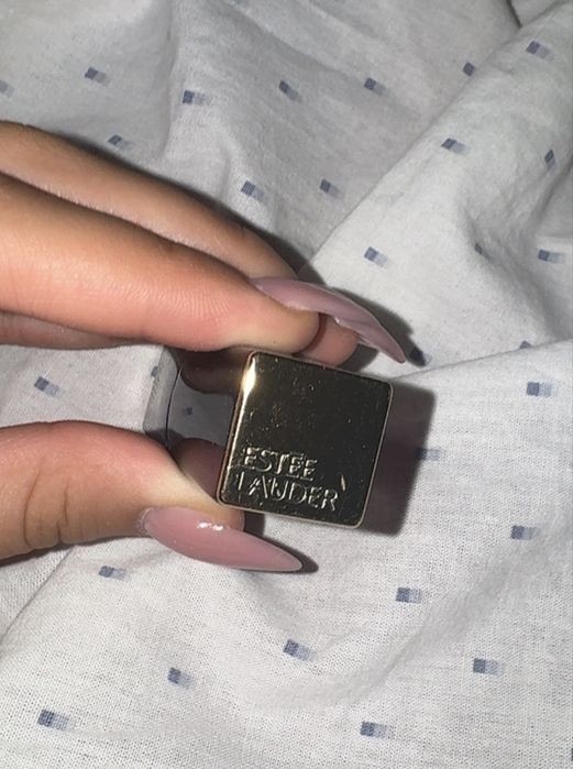Оригинальные помады Estée Lauder и Bobbi Brown