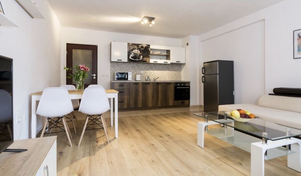 Апартамент с гараж за нощувки ИБЪР