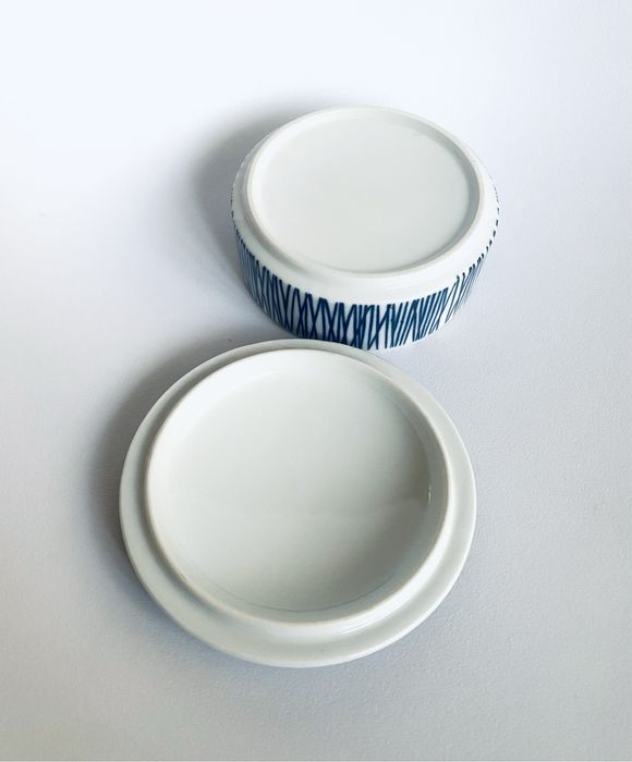 Шкатулка фарфор