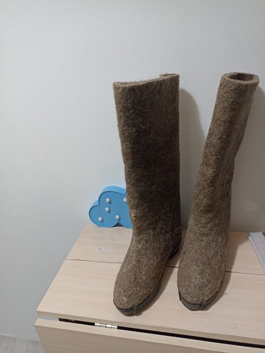 Продам валенки новые