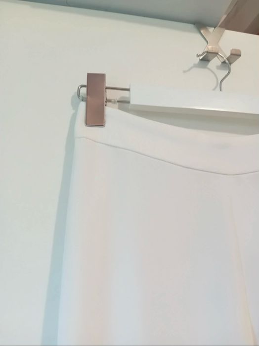 Costul alb cu cordon in talie mărimea M Zara