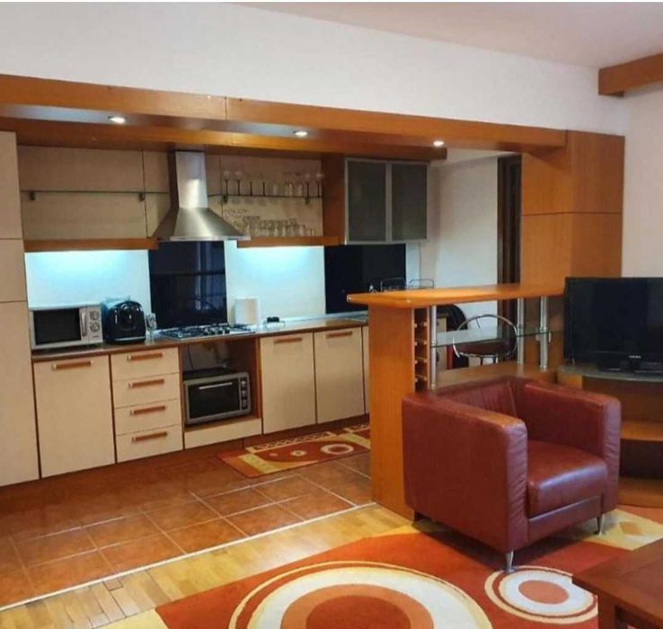 Inchiriez apartament 3 camere Sinaia ,Zona Ultracentrala