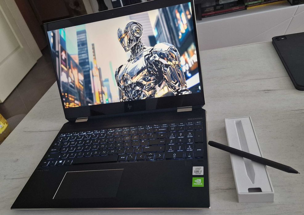 Лаптоп HP Spectre X360 15 инчов 4K Ultra HD (3840 x 2160), Touchscreen