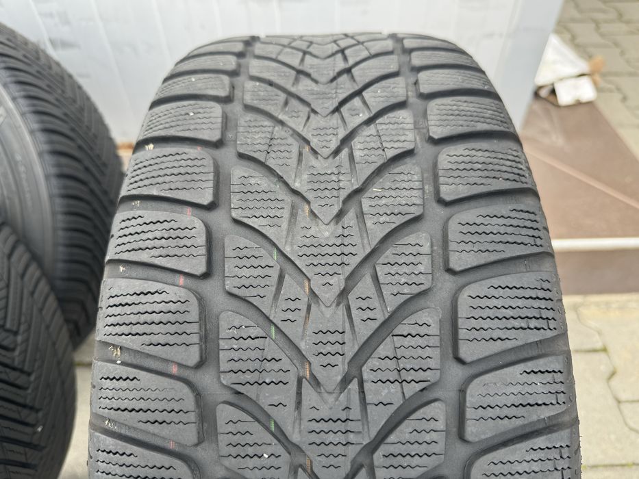 2 бр Зимни гуми Dunlop 235/45/17 dot2721