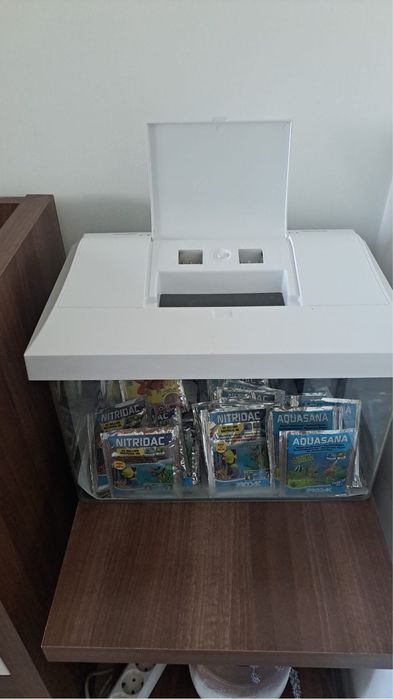 Acvariu pesti complet cu accesorii și tratamente Prodac