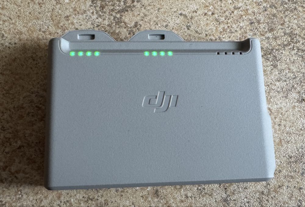 Hub incarcare cu doua baterii drona  DJI Neo