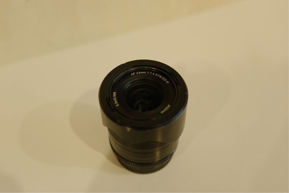 Obiectiv Viltrox 23mm f1.4