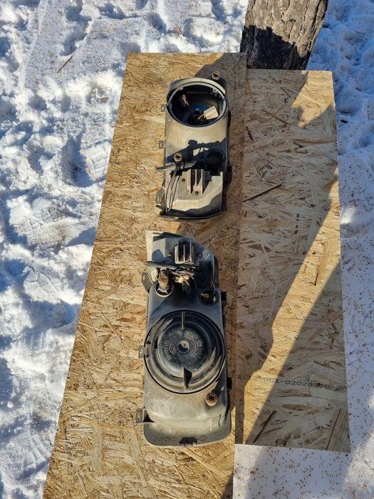 Фары Ауди 100 оригинал .