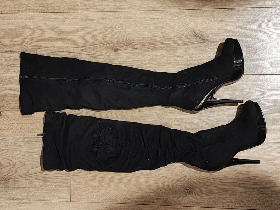 Cizme lungi catifea i toc 14 cm , mărimea 36