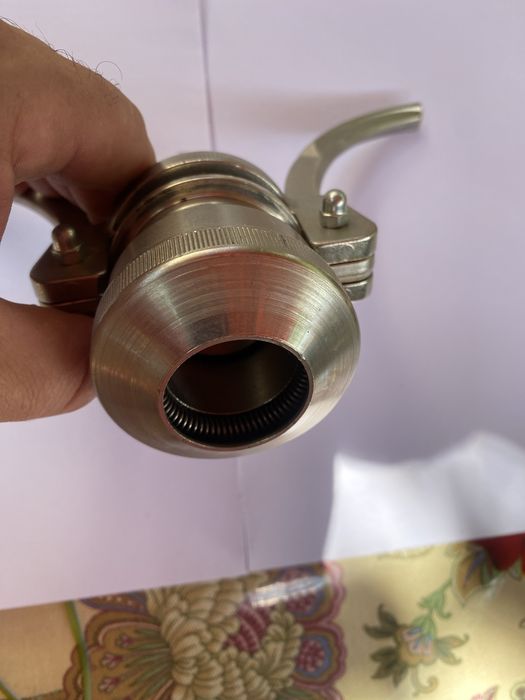 Aparat de sigilat dopuri si capace cu filet  de la 31,5 la 35 mm