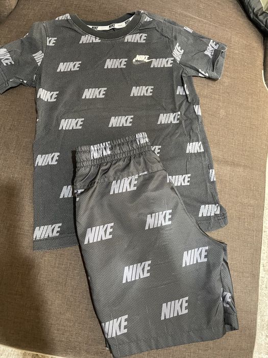 Комплект на Nike
