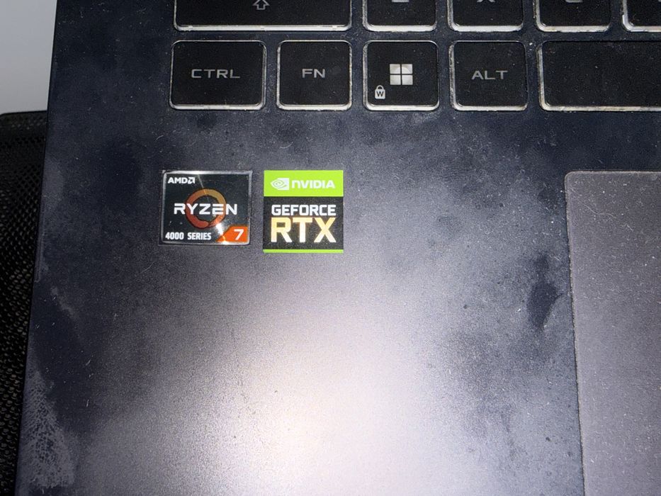 Dezmembrez Laptop gaming Asus Rog STRIX G513