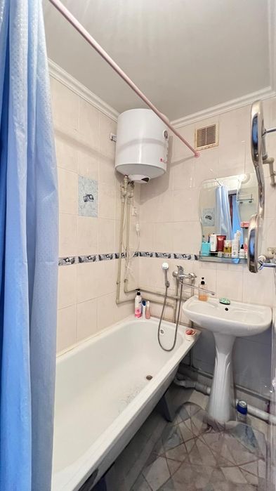 Екі бөлмелі үи сатылат