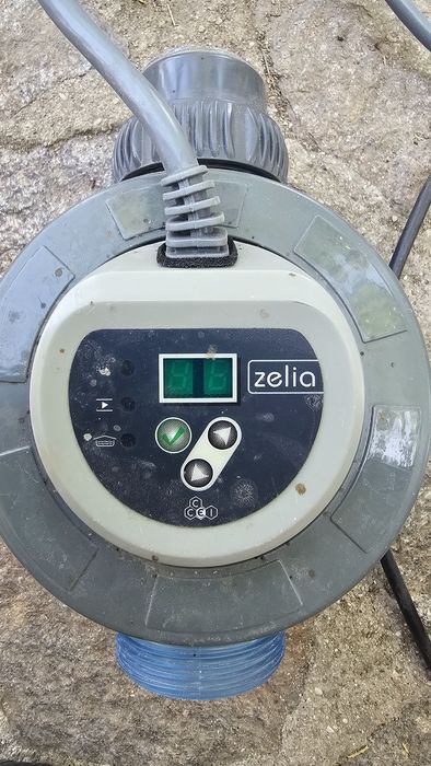 Electrolizor de sare piscina compact Zelia ZLT 50 MC second hand