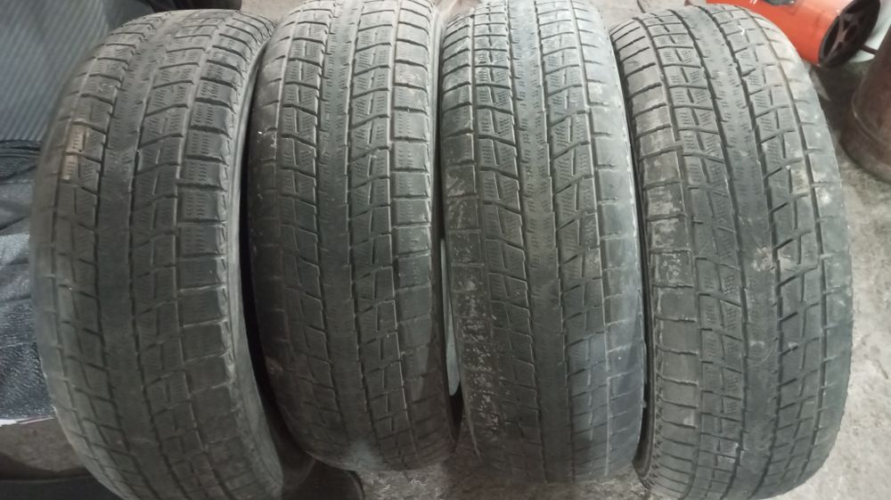 Продам15 резину. 215.70