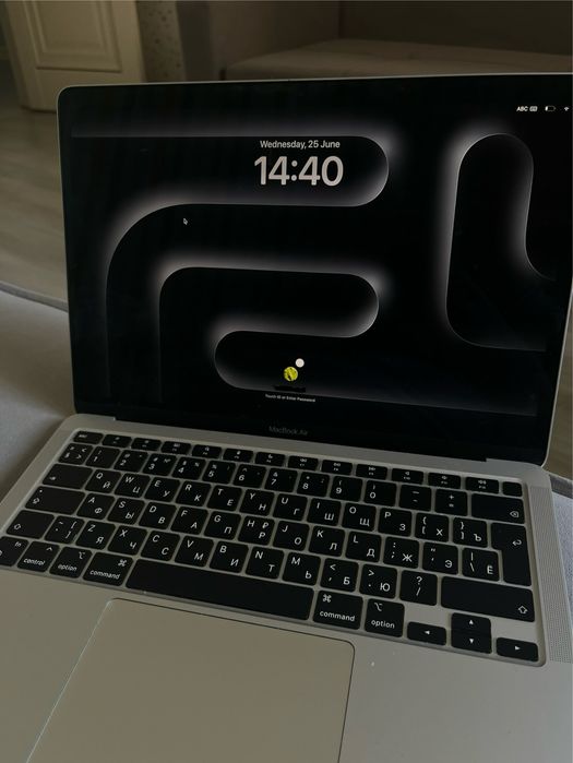MacBook Air m1 в идеальном состоянии