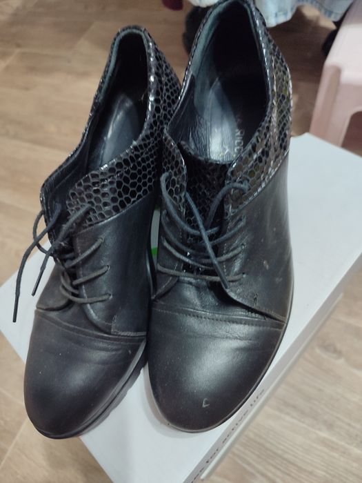 Продам ботинки кожаные