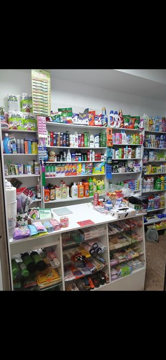 Продам ветрина полки