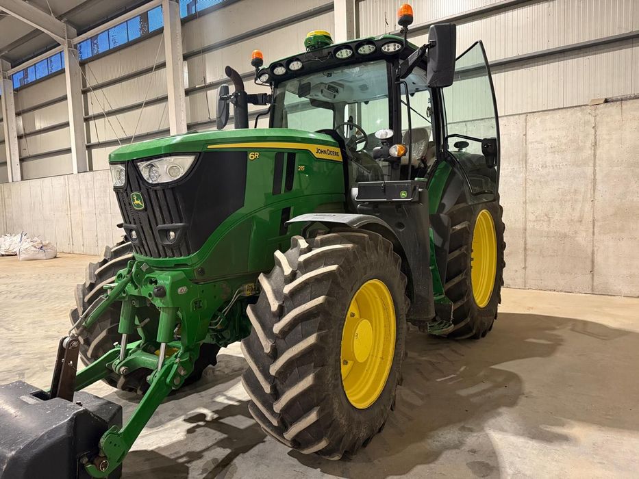 John Deere 6r215