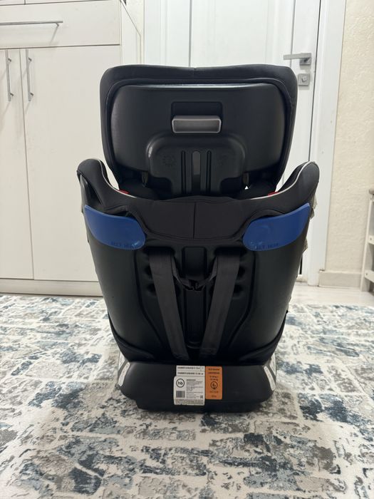 Продам автокресло Hb