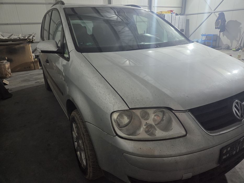 Dezmembrez vw Touran 1.6 mpi