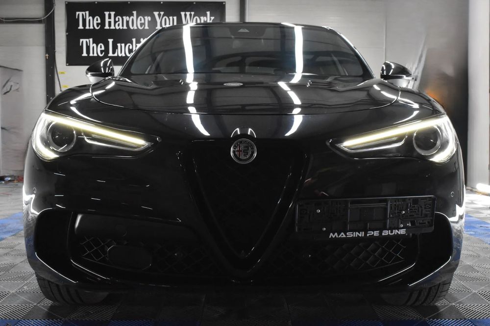 Alfa Romeo Stelvio Evacuare Akrapovic / Frane ceramice / HarmanKardon / ACC