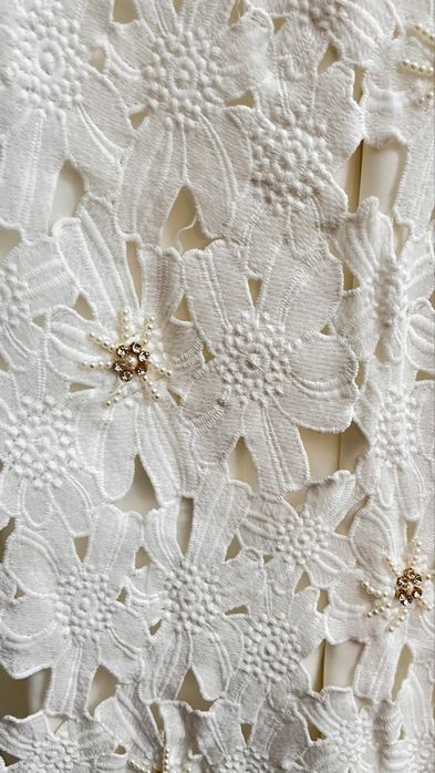 Белое платье миди